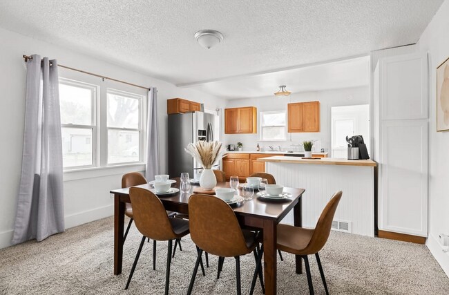 Building Photo - 1905 5th St S