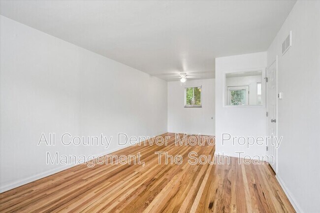 Building Photo - 10207 E 14th Ave