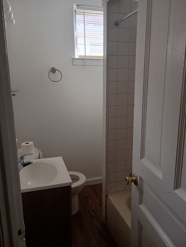 Building Photo - 46 N 56th St