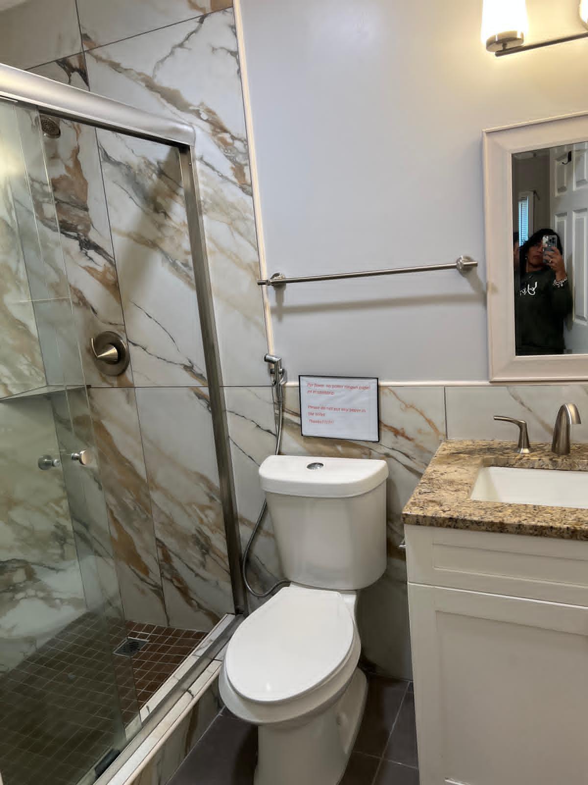 Building Photo - 6012 Meadowbrook Dr