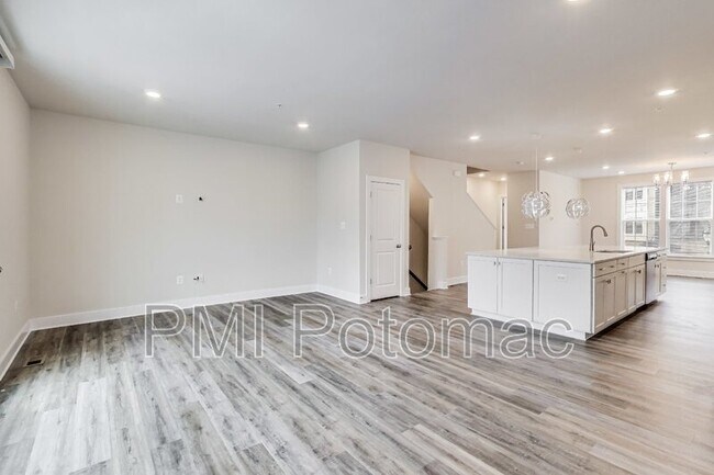 Building Photo - 2547 Auden Dr