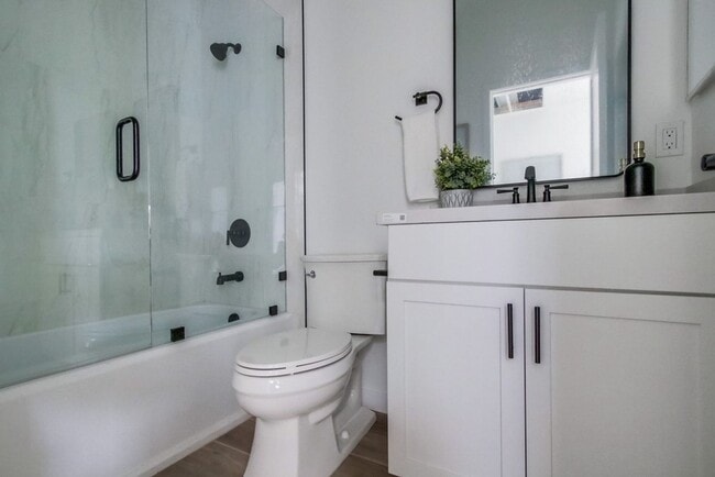 Building Photo - Beautiful downstairs unit 3bed/2 ba now available! Private Patio!! Marketing Description