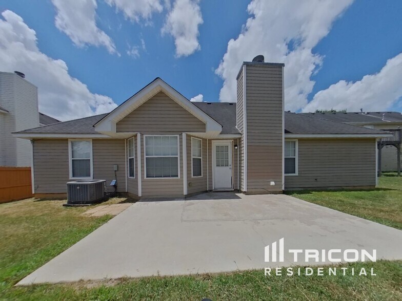 Building Photo - 4470 Millenium View Ct SW