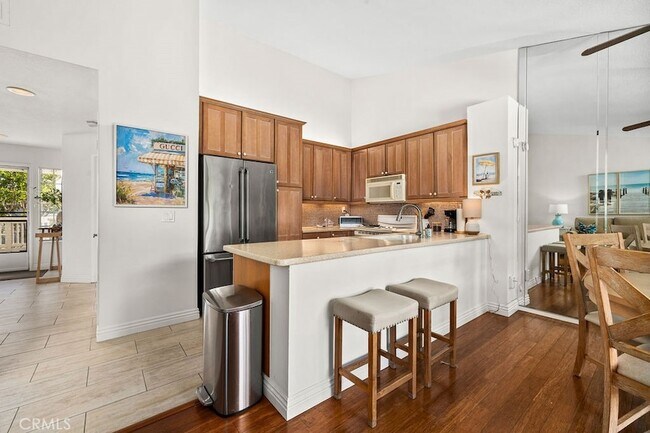 Building Photo - 13 Campton Pl