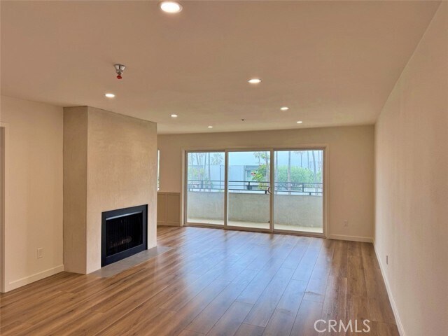 Building Photo - 230 S Catalina Ave