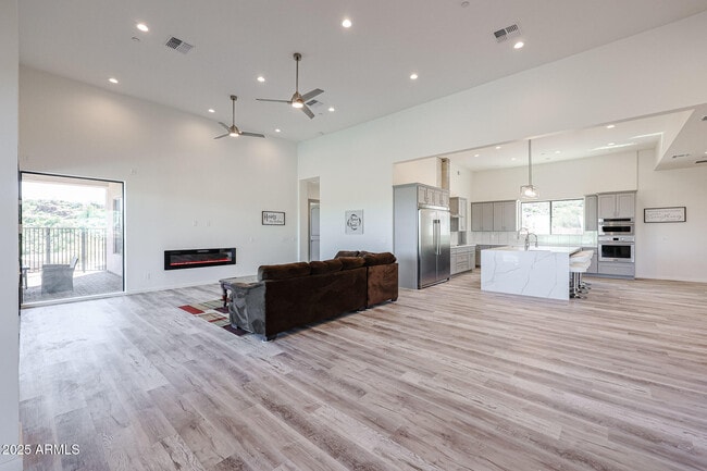 Building Photo - 14914 E Zapata Dr
