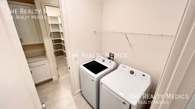 Building Photo - 1440 Nandina Cir
