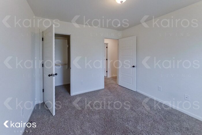 Building Photo - 202 Fieldstone Cir