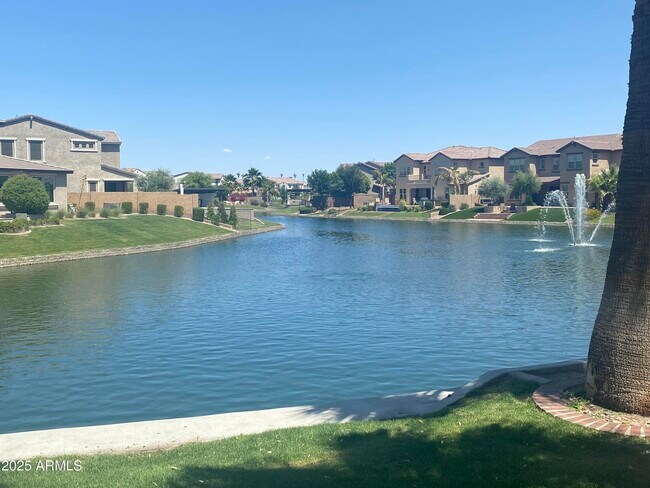 Building Photo - 4077 S Sabrina Dr