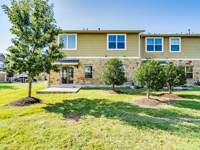 Building Photo - 1620 Bryant Dr