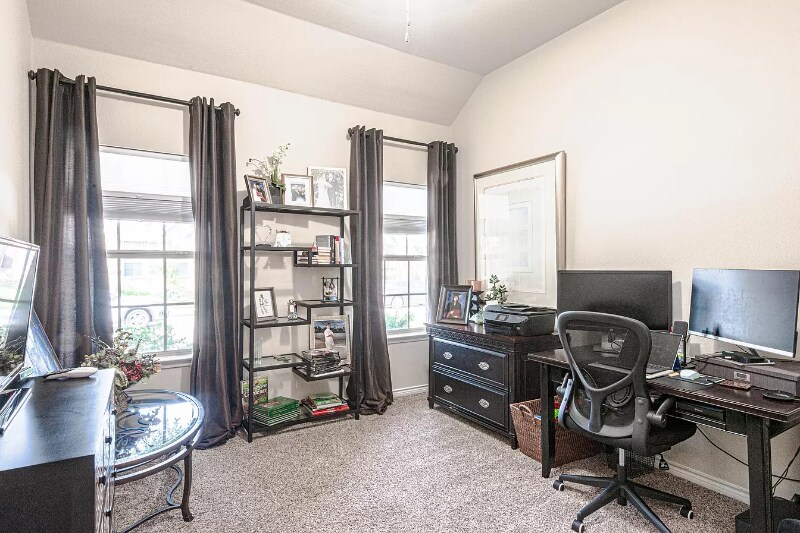 Building Photo - 1810 Sanderlain Ln