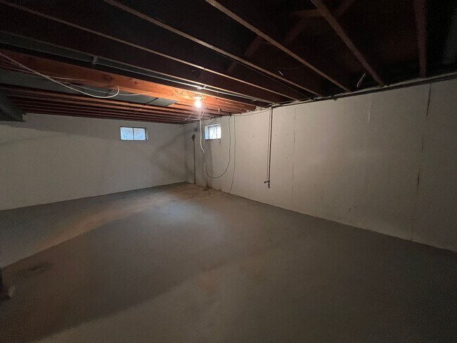 Building Photo - 9005 Olive Blvd