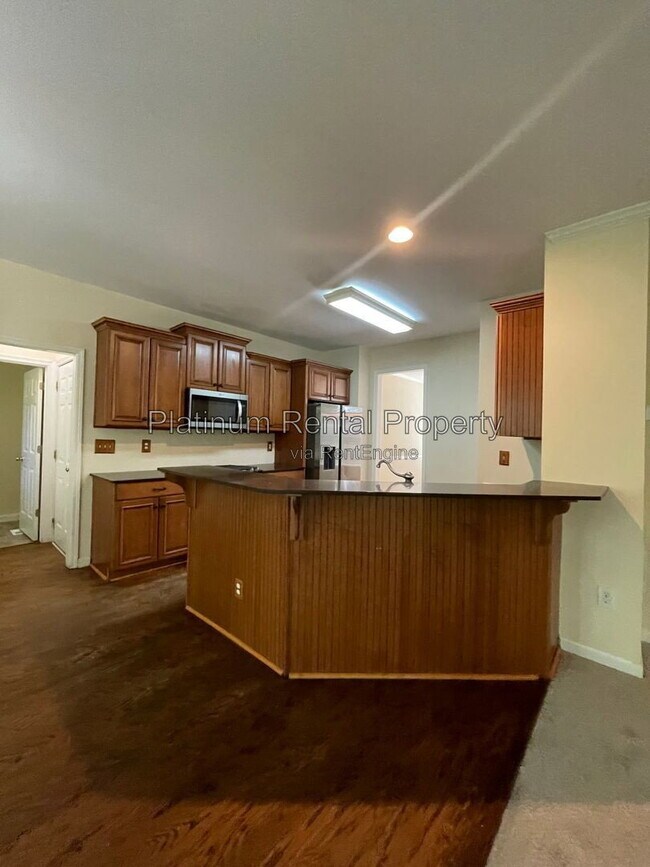 Building Photo - 7115 Red Fox Ln