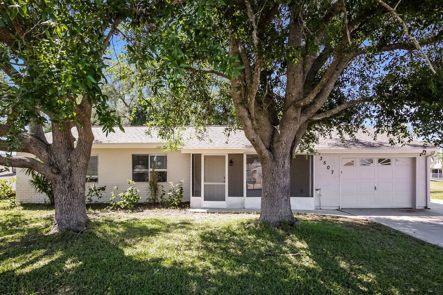 Primary Photo - 3507 Montclair Cir