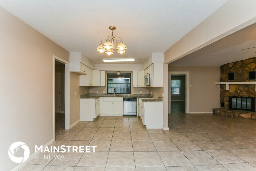 Building Photo - 1905 Christopher Dr