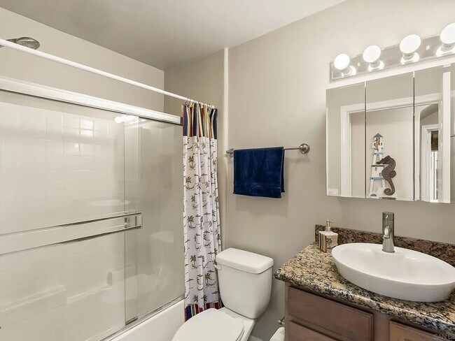 Building Photo - "Charming 1-Bedroom Apartment in San Diego's Vibrant Clairemont Neighborhood!"