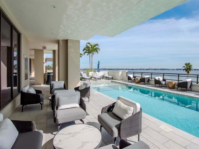 Building Photo - 2103 Bayshore Blvd