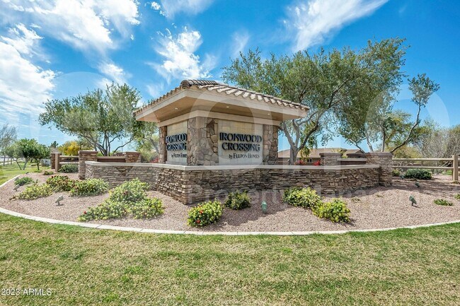 Building Photo - 41582 N Willow Ct
