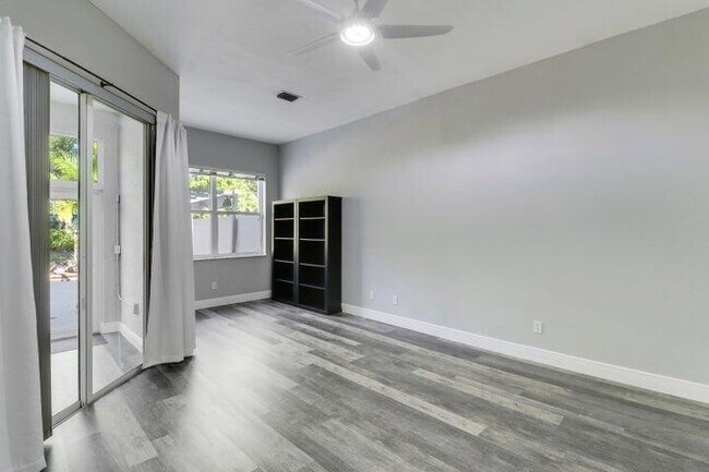 Building Photo - 3033 SE Brierwood Pl