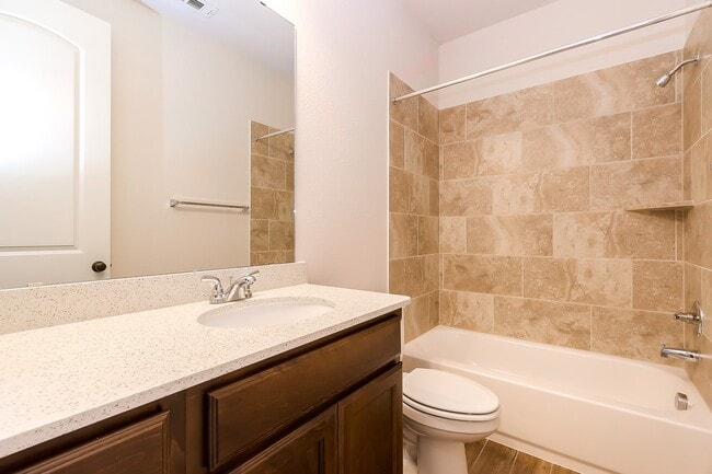 Building Photo - 3410 Willow Cres Ct