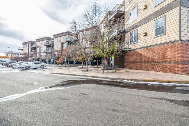 Building Photo - A Great modern 2 Bed / One bath for rent