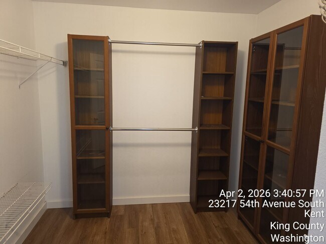 Building Photo - Kent Cypress Cove at the Lakes home - 3 bedroom 2.5 bath with 2 car garage - Available NOW.