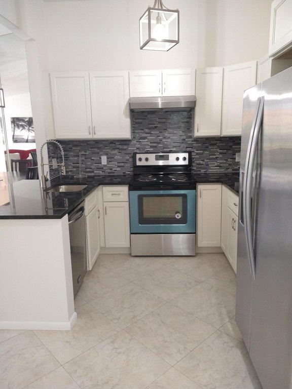 Building Photo - 5475 Verona Dr