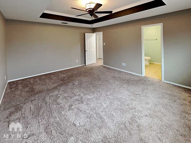 Building Photo - 9203 Silver Vista