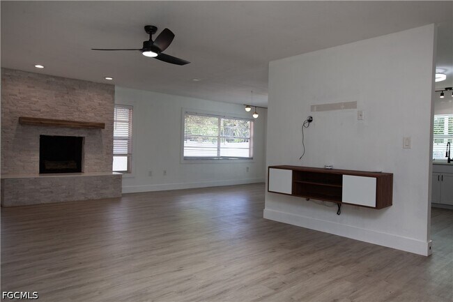 Building Photo - 18165 Baruch Dr