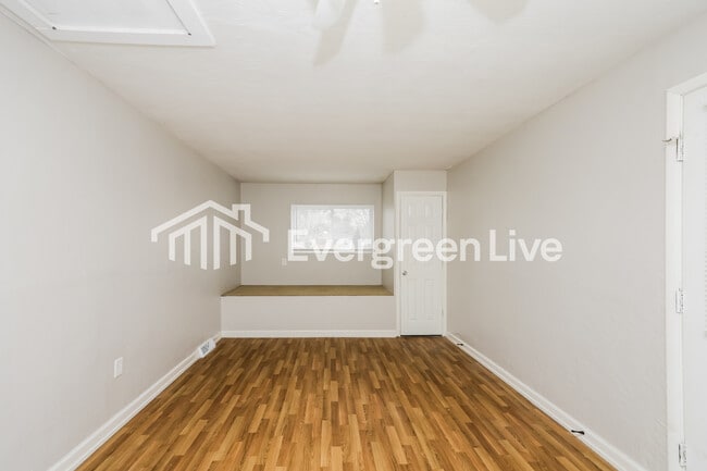 Building Photo - 5732 Cromley Dr