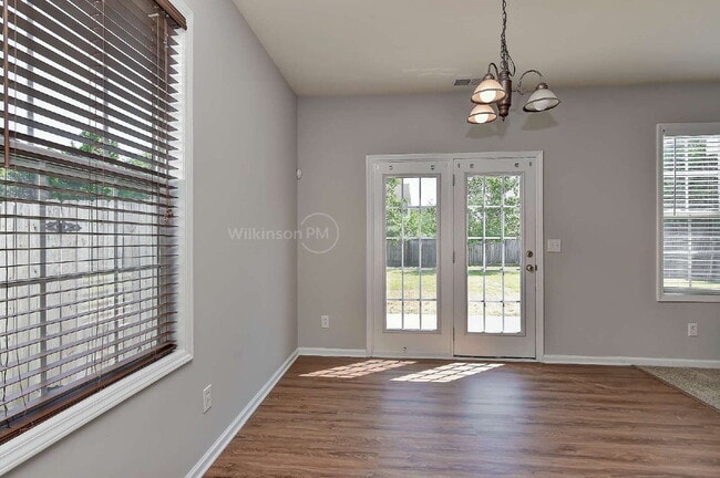 Building Photo - Beautiful 4-Bedroom Two Story Home with Fe...