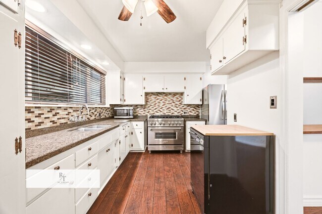 Building Photo - 6928 Vanscoy Ave