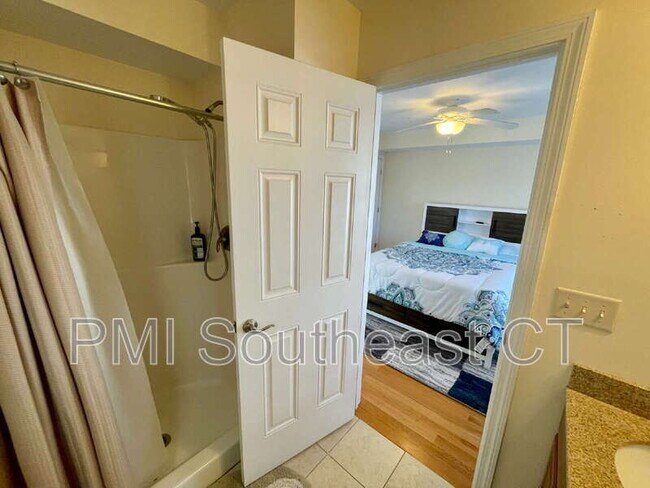 Building Photo - 330 Crystal Ave