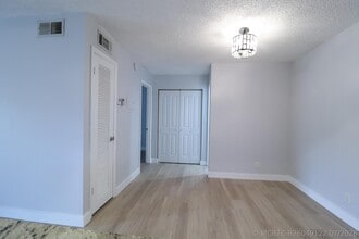 Building Photo - 1271 NW 13th St