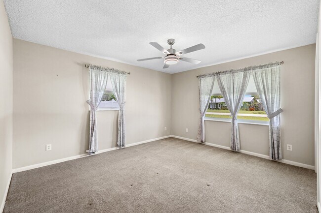 Building Photo - 7907 Sebastian Rd