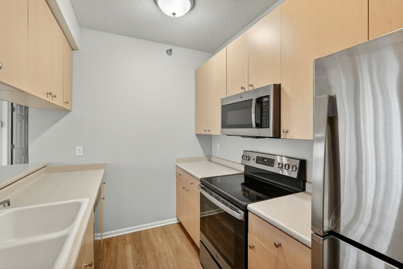 Building Photo - 1340 SE Florence Dr