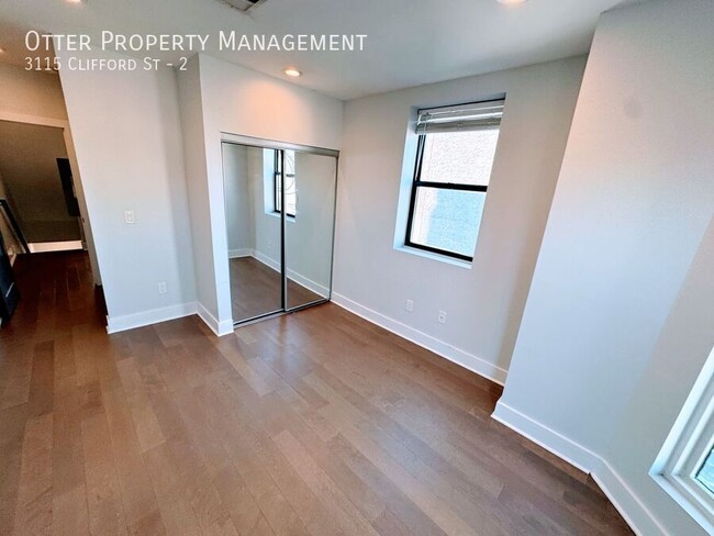 Building Photo - Lovely 2BR/2.5BA Apartment with Spacious L...