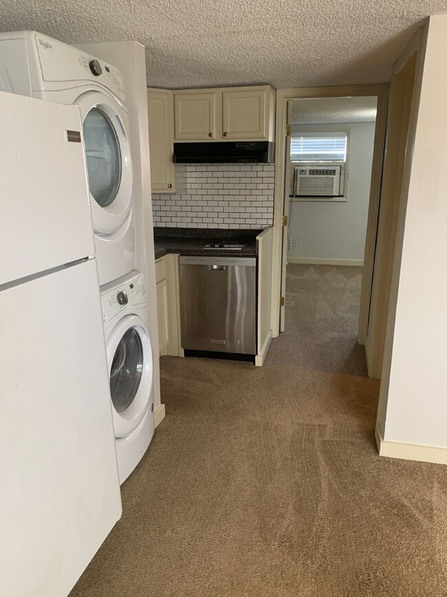 Building Photo - Charming 1-Bedroom Retreat in Vibrant Nash...