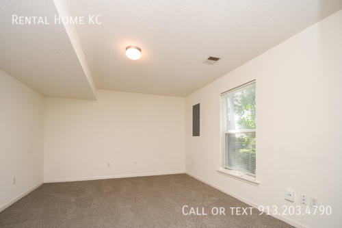 Building Photo - 5909 Brittany-