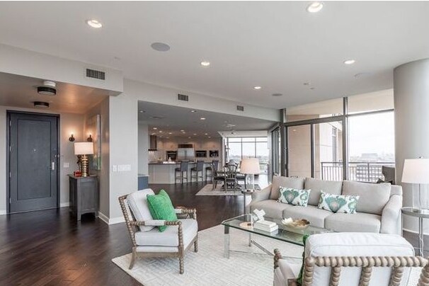 Building Photo - 4242 Broadway-560.2