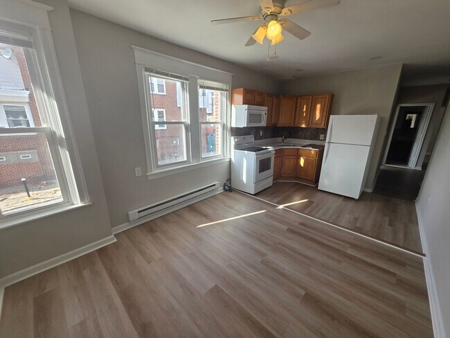 Primary Photo - 151 W Grange Ave