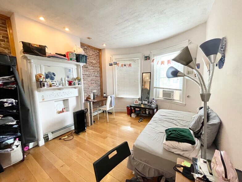 Building Photo - 22 S Huntington Ave