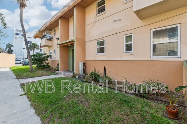 Building Photo - 222 16th Ave N