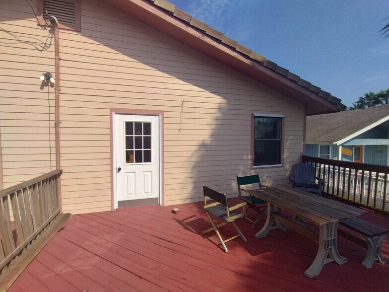 Building Photo - 103 E Capricorn Dr