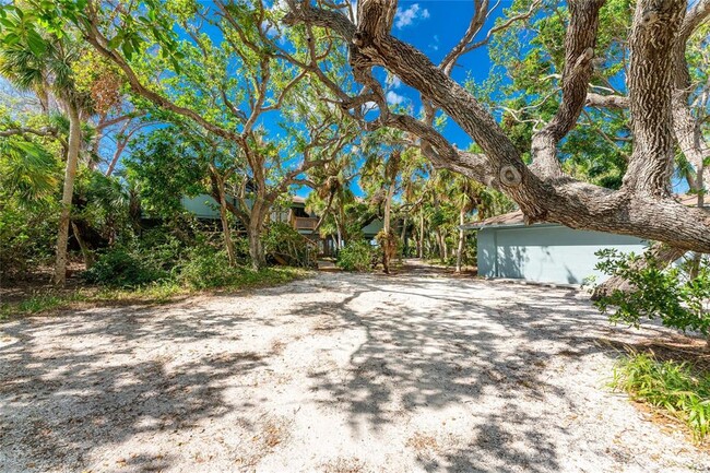 Building Photo - 6580 Manasota Key Rd