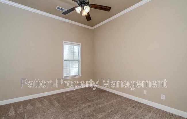 Building Photo - 7900 Shreveport Dr