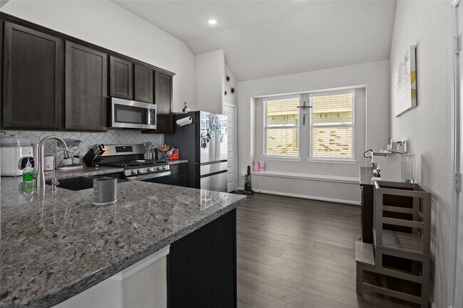 Building Photo - 622 Little Cypress Ln