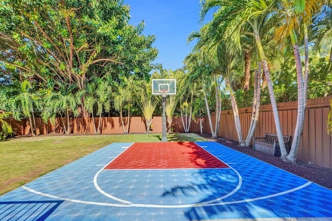 Building Photo - 3757 Prairie Ave