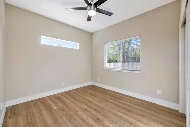 Building Photo - NEWER 2 BED, 1 BATH HOME WITH HUGE YARD AND ENCLOSED DRIVEWAY