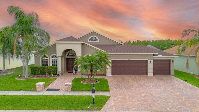 Building Photo - 10327 Meadow Crossing Dr